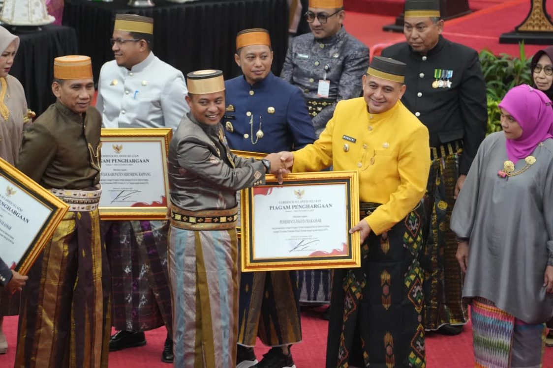 Hebat! Pemkot Makassar Raih 3 Penghargaan Bergensi di Hari Jadi Sulsel ke-356