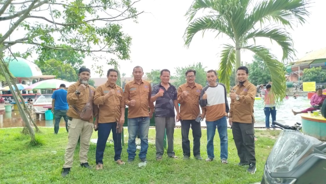 SMSI Gowa Silaturahmi ke Tokoh Masyarakat H. Ampang, Tawari Jadi Penasehat