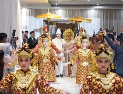 Prosesi Akad Zulfiqar–Roida Berbalut Adat & Haru, Dihadiri Tokoh Nasional