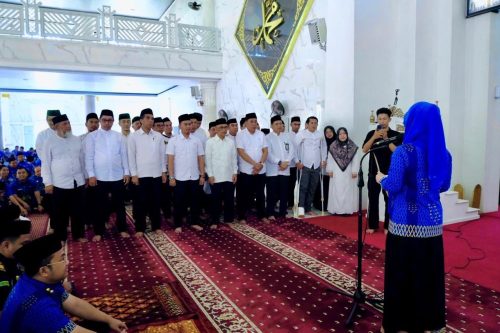 Kukuhkan Pengurus Masjid Agung yang Baru, Bupati Gowa Tekankan Transparansi dan Kompak!