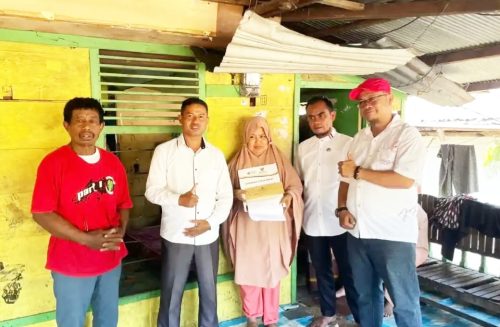 Satu Rumah 4 Keluarga Miskin Kemiskinan di Bantu Baznas Biaya Hidup
