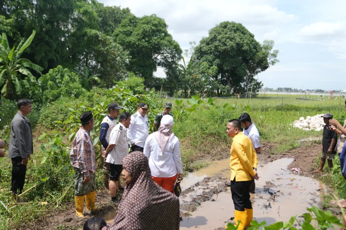 Wali Kota Munafri Arifuddin Terobos Lumpur Tinjau Jalan Perbatasan Makassar–Gowa