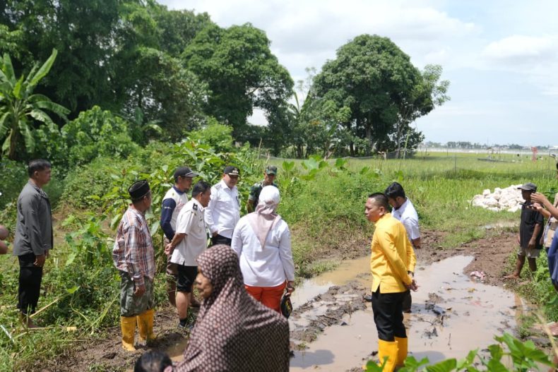 Wali Kota Munafri Arifuddin Terobos Lumpur Tinjau Jalan Perbatasan Makassar–Gowa