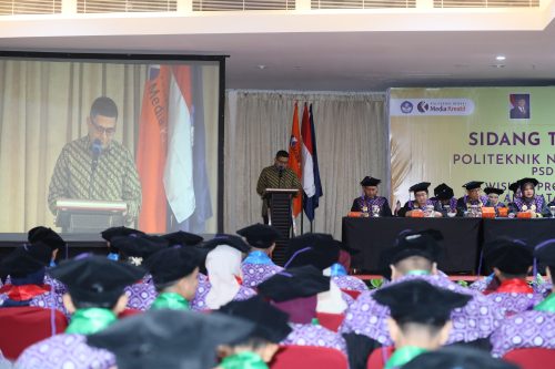 Wali Kota Makassar Perkenalkan Program Makassar Creative Hub di Wisuda Polimedia 2025