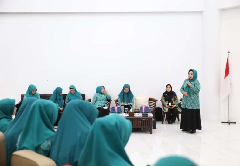 Perkuat Ekonomi Keluarga, TP PKK Makassar Dorong Pembentukan Koperasi di Kelurahan