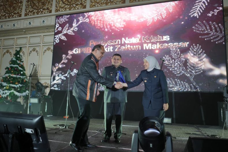 Munafri–Aliyah Hadiri Natal GPIB Bukit Zaitun, Tegaskan Makassar Kota Toleran