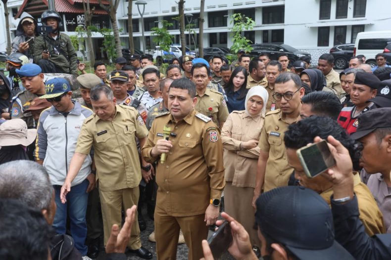 Appi Temui Massa Aksi, Dialog Terbuka Soal Penertiban Pasar Pabaeng-baeng