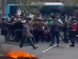 Demo Pemekaran Luwu Tengah Ricuh, 7 Orang Luka, Pagar Kantor Gubernur Rusak