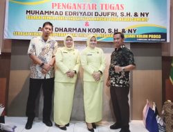 Kasi Intel Edriyadi Djufri dan Kasi Pidum Andi Dharman Koro di lepas Kajari Enrekang