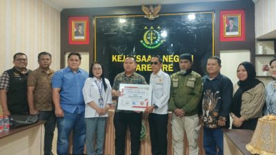 Kejari Pare-pare Sulsel Diganjar Perhargaan dari BPI KPNPA RI
