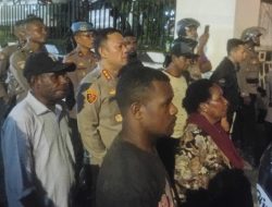 Jenazah Maksi Bless Diantar ke Polresta Sorong Kota, Aksi Keluarga Korban Berujung Ricuh