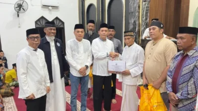 Safari Ramadan: Hengky Yasin Ajak Warga Bontoloe Jaga Kebersihan dan Gotong Royong