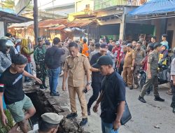Tanpa Penggusuran, 118 PKL di Mamajang Bongkar Lapak Sendiri