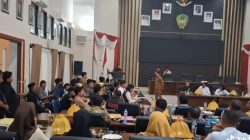 Ricuh RDPU DPRD Gowa, Nyaris Pecah Bentrokan di Ruang Rapat