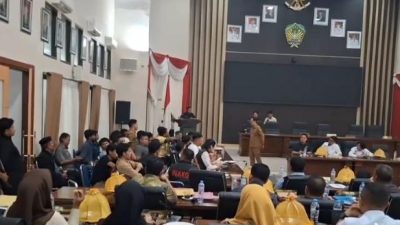 Ricuh RDPU DPRD Gowa, Nyaris Pecah Bentrokan di Ruang Rapat